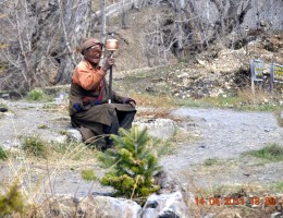 An elderly lady at Muktinath 