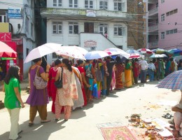 Line of devotees at Sankata Mandir 