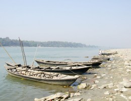 Boats at the bank of the river narayani
